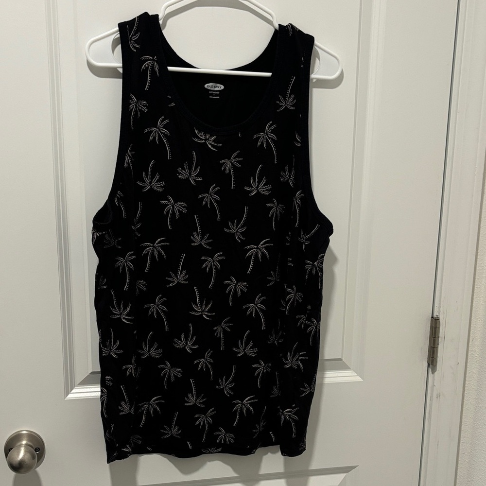 Old Navy Black Palm Tree Print Tank Top